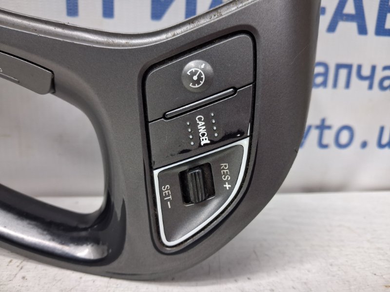 Кнопки руля IX35 2009-2015 LM 1.7 diesel D4FD Кнопки руля IX35 2009-2015 LM 1.7 diesel D4FD