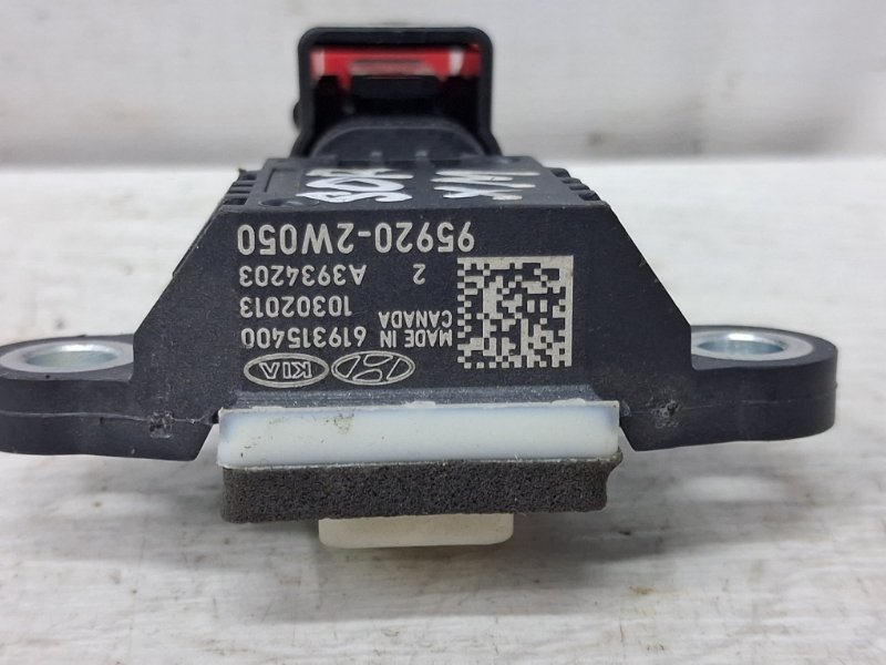 Датчик удара (AIRBAG) Kia Sorento XM 2.4 бензин G4KJ Датчик удара (AIRBAG) Kia Sorento XM 2.4 бензин G4KJ