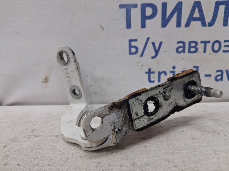 Петля крышки багажника правая QX60 2013-2021 L50 3.5 бензин VQ35DE Петля крышки багажника правая QX60 2013-2021 L50 3.5 бензин VQ35DE