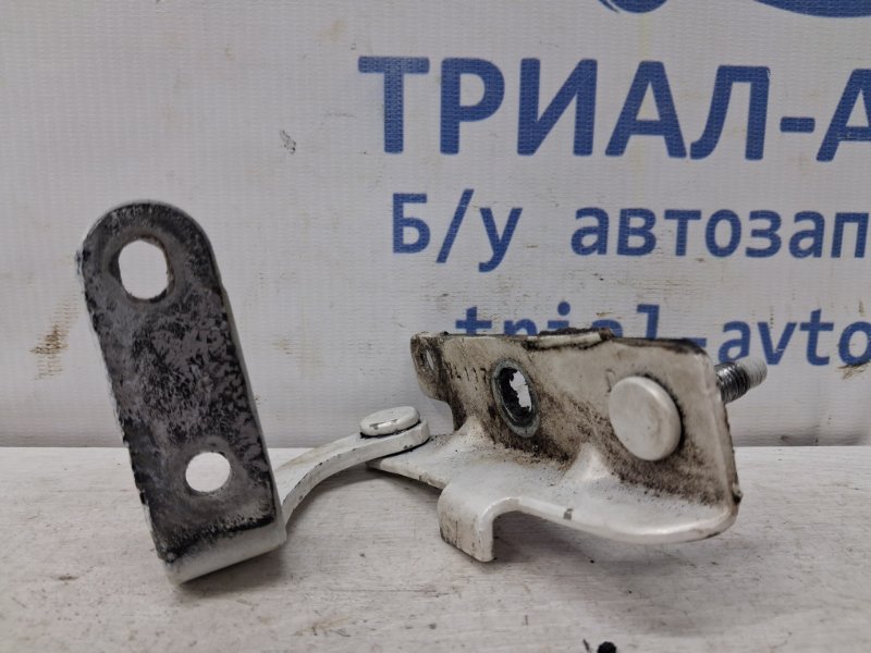 Петля крышки багажника левая QX60 2013-2021 L50 3.5 бензин VQ35DE Петля крышки багажника левая QX60 2013-2021 L50 3.5 бензин VQ35DE