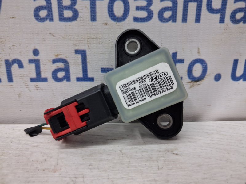 Запчасть датчик удара (airbag) Hyundai Sonata 2010-2016 YF 2.4 бензин G4KJ 959201M200 Б/У Датчик удара (AIRBAG) Hyundai Sonata 2010-2016 YF 2.4 бензин G4KJ 959201M200 Б/У