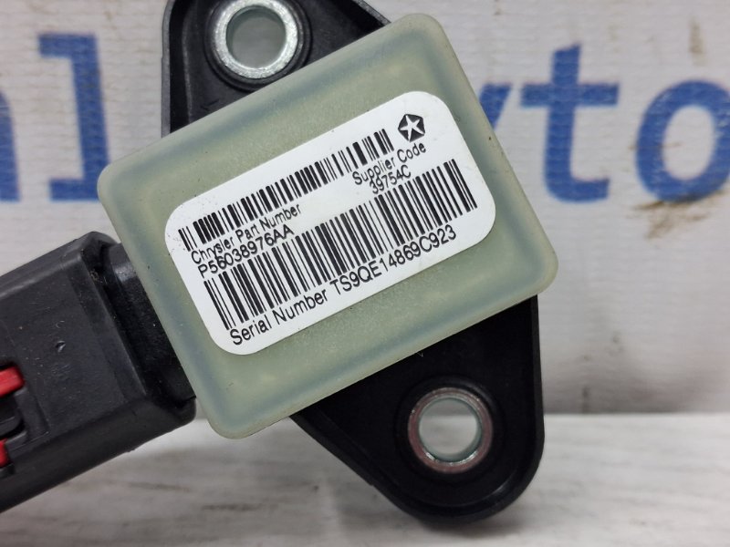 Датчик удара (AIRBAG) Jeep Cherokee KL 2.4 бензин ED6 Датчик удара (AIRBAG) Jeep Cherokee KL 2.4 бензин ED6