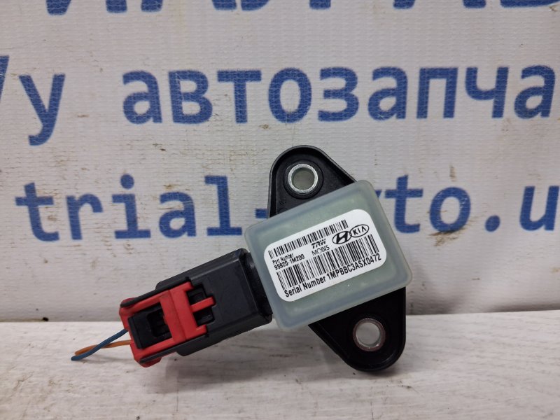 Запчасть датчик удара (airbag) Kia Optima 2010-2016 TF 2.4 бензин G4KJ 959201M200 Б/У Датчик удара (AIRBAG) Kia Optima 2010-2016 TF 2.4 бензин G4KJ 959201M200 Б/У