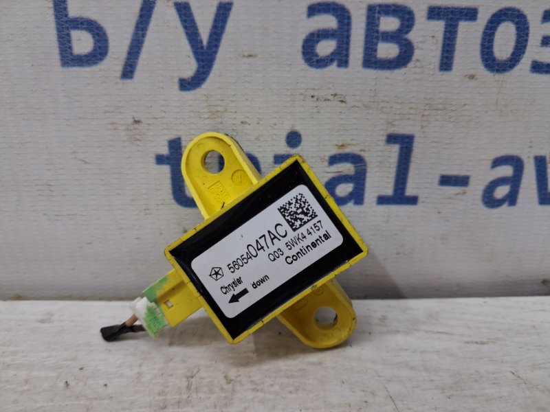 Запчасть датчик удара (airbag) Dodge Journey 2007-2020 1 2.4 бензин ED3 56054047AC Б/У Датчик удара (AIRBAG) Dodge Journey 2007-2020 1 2.4 бензин ED3 56054047AC Б/У