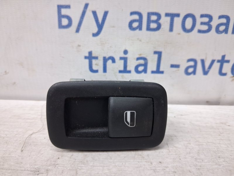 Запчасть кнопка стеклоподъемника Jeep Cherokee 2013-2019 KL 2.4 бензин ED6 68214156AA Б/У Кнопка стеклоподъемника Jeep Cherokee 2013-2019 KL 2.4 бензин ED6 68214156AA Б/У