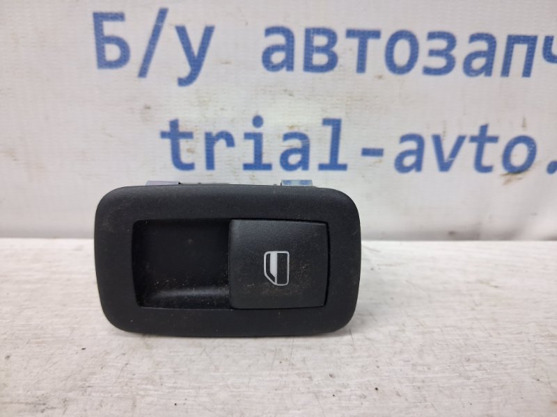Запчасть кнопка стеклоподъемника Jeep Cherokee 2013-2019 KL 2.4 бензин ED6 56046555AC Б/У Кнопка стеклоподъемника Jeep Cherokee 2013-2019 KL 2.4 бензин ED6 56046555AC Б/У