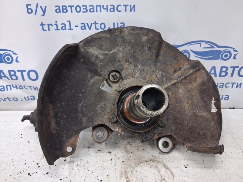 Кулак поворотный правый без ступицы Pajero Sport 1996-2008 K9 2.5 Diesel 4D56 Кулак поворотный правый без ступицы Pajero Sport 1996-2008 K9 2.5 Diesel 4D56