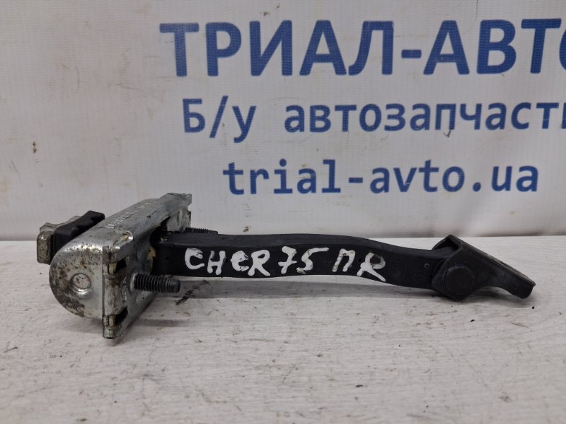 Запчасть ограничитель двери передний правый Jeep Cherokee 2013-2019 KL 2.4 бензин ED6 68103030AB Б/У Ограничитель двери передний правый Jeep Cherokee 2013-2019 KL 2.4 бензин ED6 68103030AB Б/У