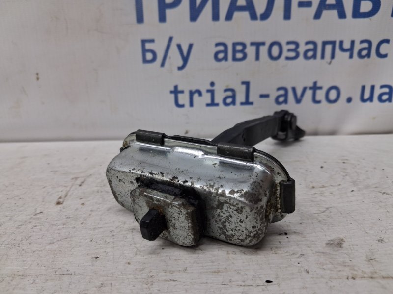 Ограничитель двери передний правый Santa fe 2012-2019 DM 2.4 бензин G4KJ Ограничитель двери передний правый Santa fe 2012-2019 DM 2.4 бензин G4KJ