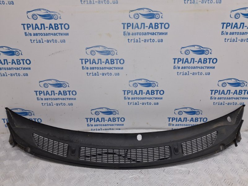 Дефлектор дворников Skoda Fabia 2007-2014 5J 1.4 diesel 5J1819415D Б/У