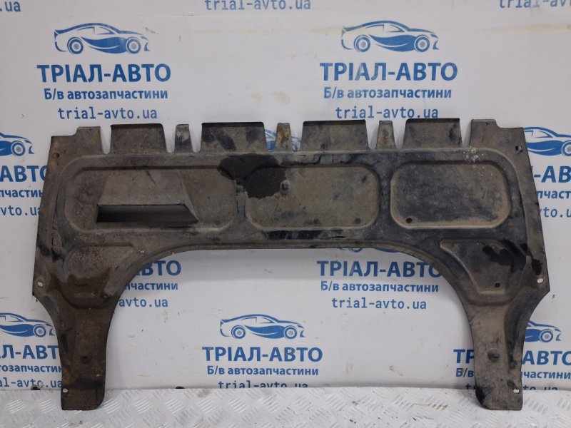 Запчасть защита Skoda Fabia 2007-2014 5J 1.4 diesel 6Q0825237AB Б/У Защита Skoda Fabia 2007-2014 5J 1.4 diesel 6Q0825237AB Б/У