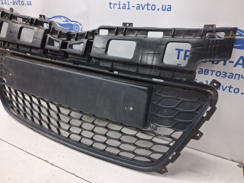 Решетка бампера центральная Hyundai I30 FD 1.6 diesel D4FB Решетка бампера центральная Hyundai I30 FD 1.6 diesel D4FB