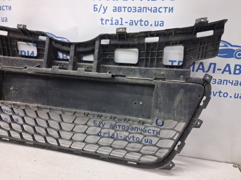 Решетка бампера центральная I30 2007-2012 FD 1.6 diesel D4FB Решетка бампера центральная I30 2007-2012 FD 1.6 diesel D4FB