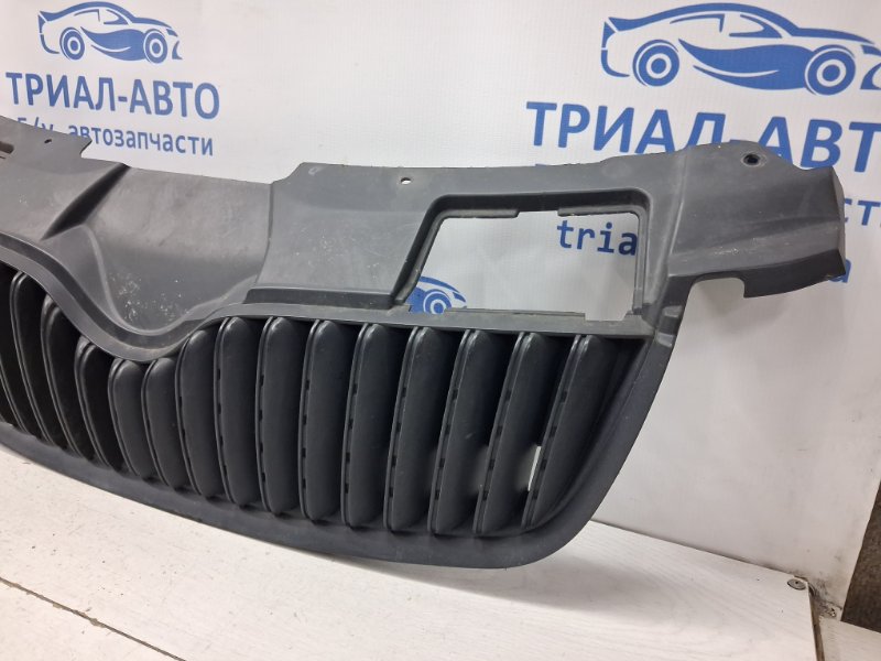 Решетка радиатора Skoda Fabia 5J 1.4 diesel