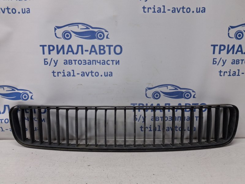 Запчасть решетка бампера центральная Skoda Fabia 2007-2014 5J 1.4 diesel 5J0853677 9B9 Б/У Решетка бампера центральная Skoda Fabia 2007-2014 5J 1.4 diesel 5J0853677 9B9 Б/У