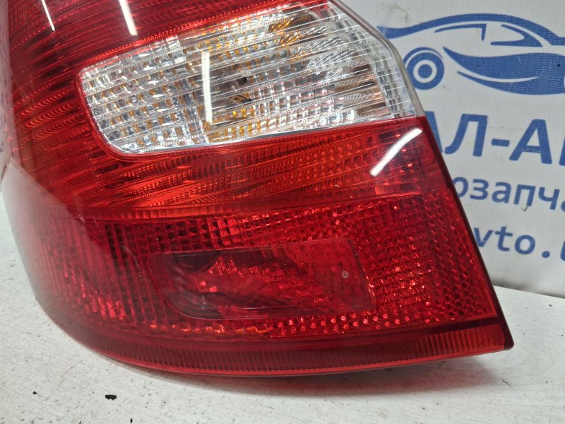 Фонарь задний внешний левый Skoda Fabia 5J 1.4 diesel Фонарь задний внешний левый Skoda Fabia 5J 1.4 diesel