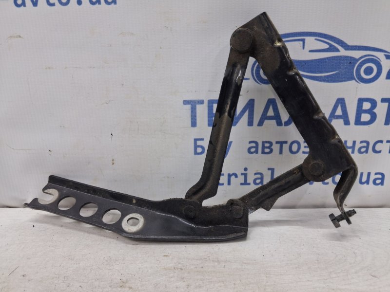Запчасть петля капота левая Skoda Fabia 2007-2014 5J 1.4 diesel 5J0823301 Б/У Петля капота левая Skoda Fabia 2007-2014 5J 1.4 diesel 5J0823301 Б/У