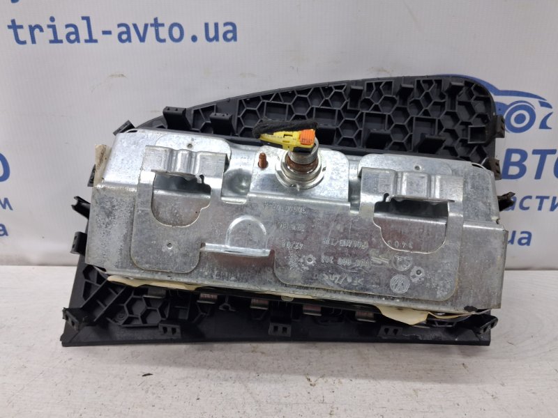 Подушка безопасности в торпеду Fabia 2007-2014 5J 1.4 diesel Подушка безопасности в торпеду Fabia 2007-2014 5J 1.4 diesel