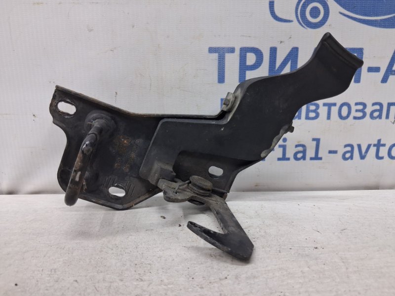 Крюк капота Skoda Fabia 5J 1.4 diesel