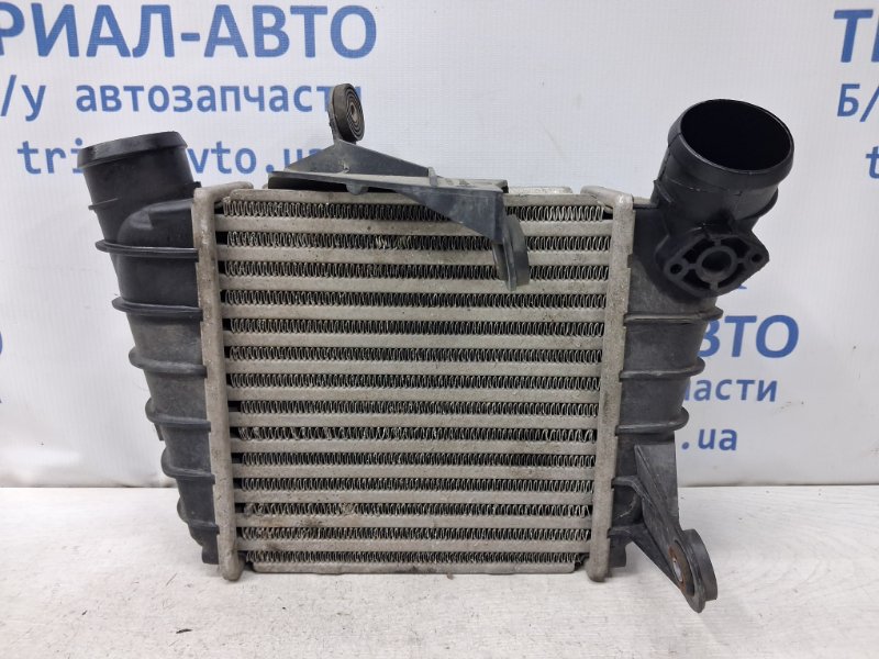 Запчасть радиатор интеркуллера Skoda Fabia 2007-2014 5J 1.4 diesel 6Q0145804G Б/У Радиатор интеркуллера Skoda Fabia 2007-2014 5J 1.4 diesel 6Q0145804G Б/У