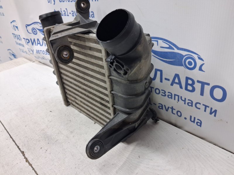Радиатор интеркуллера Fabia 2007-2014 5J 1.4 diesel Радиатор интеркуллера Fabia 2007-2014 5J 1.4 diesel