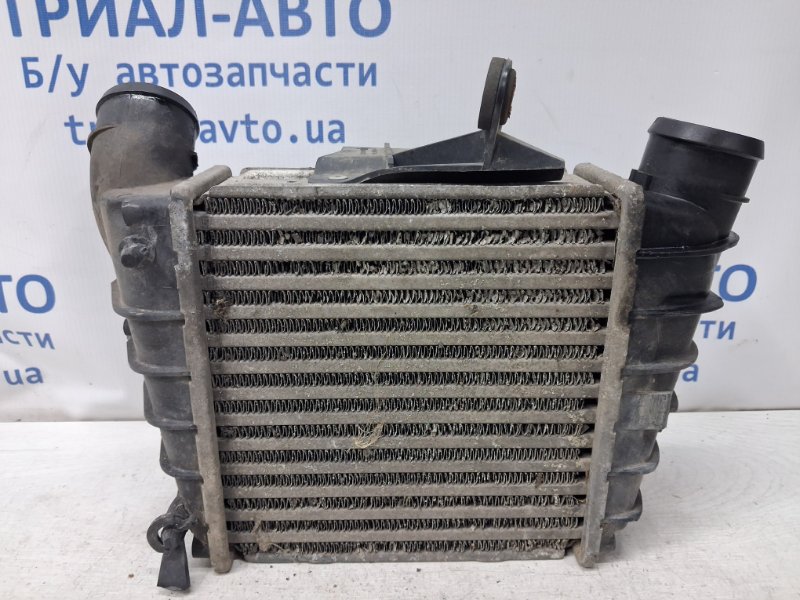 Радиатор интеркуллера Fabia 2007-2014 5J 1.4 diesel Радиатор интеркуллера Fabia 2007-2014 5J 1.4 diesel