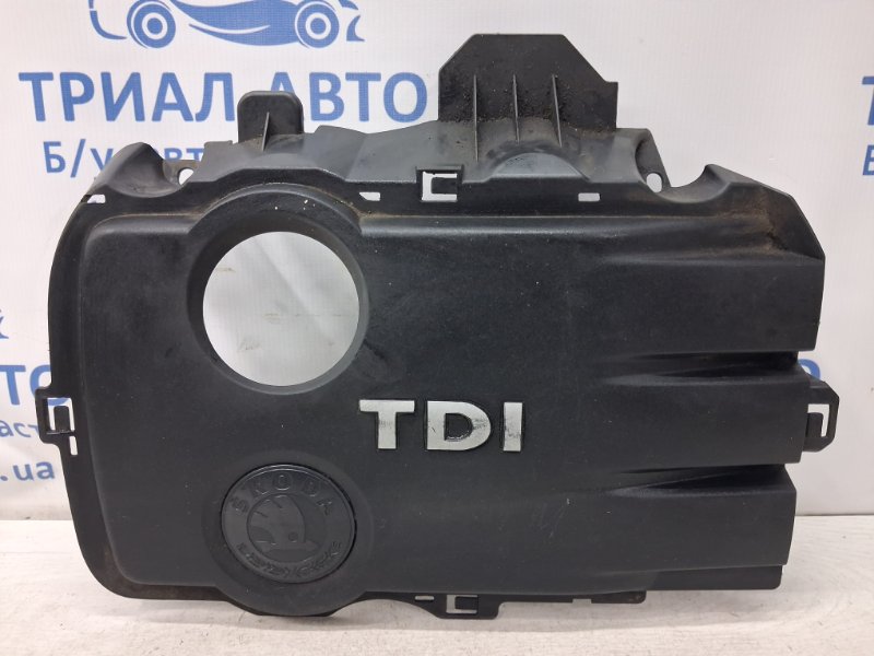 Запчасть декоративная крышка двс Skoda Fabia 2007-2014 5J 1.4 diesel 045103907 Б/У Декоративная крышка ДВС Skoda Fabia 2007-2014 5J 1.4 diesel 045103907 Б/У