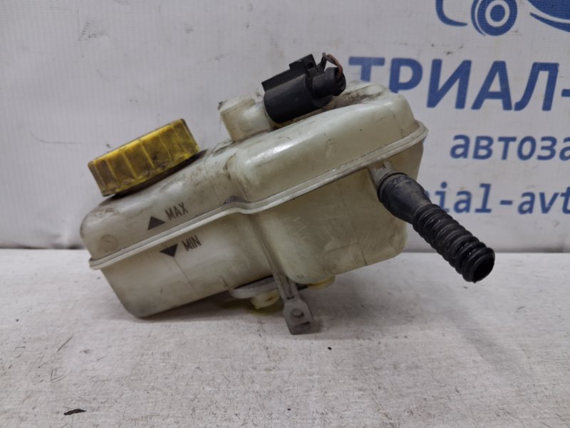 Бачок главного тормозного цилиндра Skoda Fabia 2007-2014 5J 1.4 diesel 6Q0611301A Б/У
