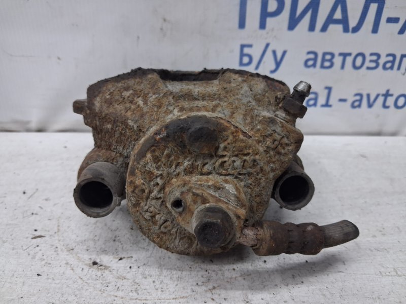 Суппорт передний правый Skoda Fabia 5J 1.4 diesel Суппорт передний правый Skoda Fabia 5J 1.4 diesel