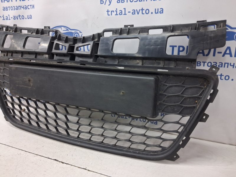 Решетка бампера центральная I30 2007-2012 FD 1.6 бензин G4FC Решетка бампера центральная I30 2007-2012 FD 1.6 бензин G4FC