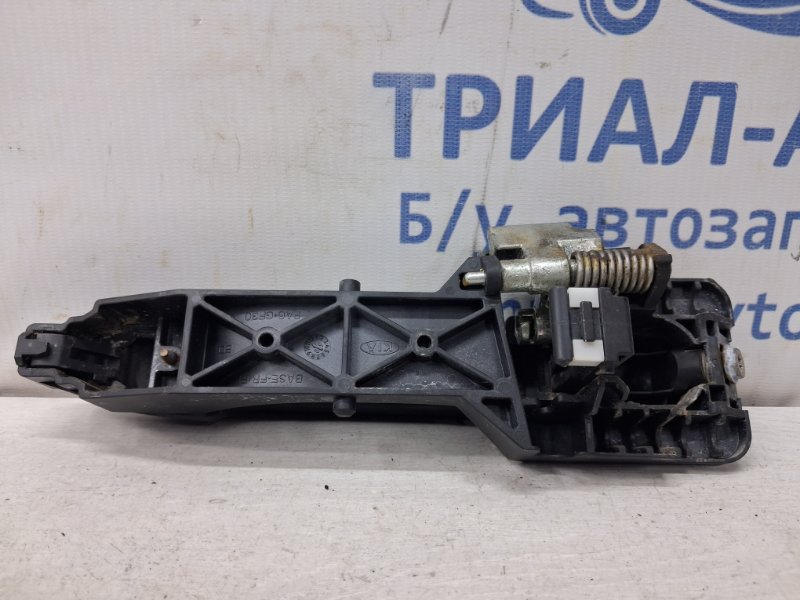 Ручка двери внешняя передняя правая Hyundai I30 FD 1.6 diesel D4FB Ручка двери внешняя передняя правая Hyundai I30 FD 1.6 diesel D4FB