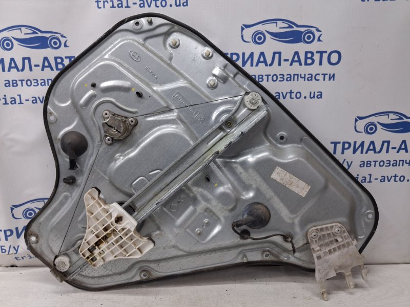 Стеклоподъемник задний левый (ручной) I30 2007-2012 FD 1.6 бензин G4FC Стеклоподъемник задний левый (ручной) I30 2007-2012 FD 1.6 бензин G4FC