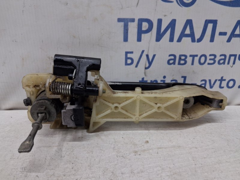 Ручка двери внешняя передняя левая Hyundai I30 FD 1.6 бензин G4FC Ручка двери внешняя передняя левая Hyundai I30 FD 1.6 бензин G4FC