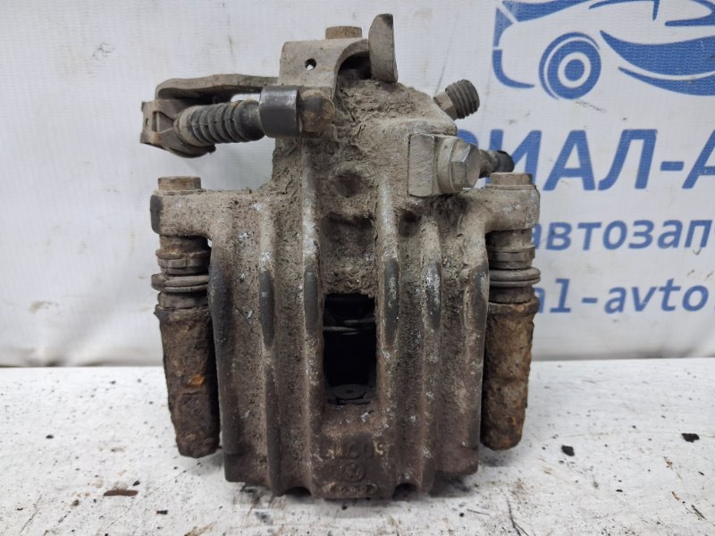 Запчасть суппорт задний правый Skoda Fabia 2007-2014 5J 1.4 diesel 1J0615424H Б/У Суппорт задний правый Skoda Fabia 2007-2014 5J 1.4 diesel 1J0615424H Б/У