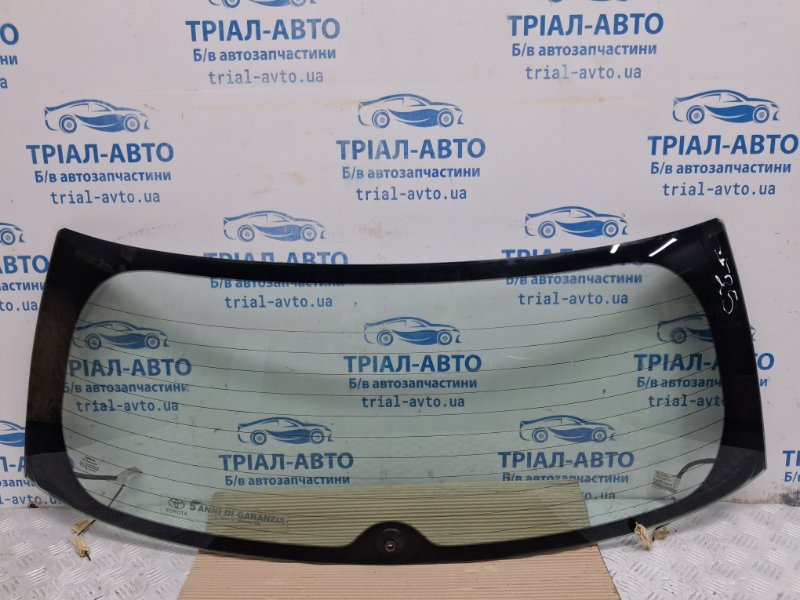 Стекло крышки багажника Toyota Avensis 2002-2010 T25 2.2 diesel 2ADFTV 6813105090 Б/У
