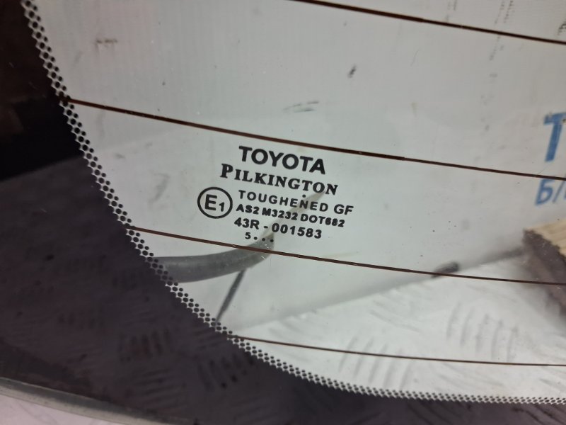 Стекло крышки багажника Avensis 2002-2010 T25 2.2 diesel 2ADFTV