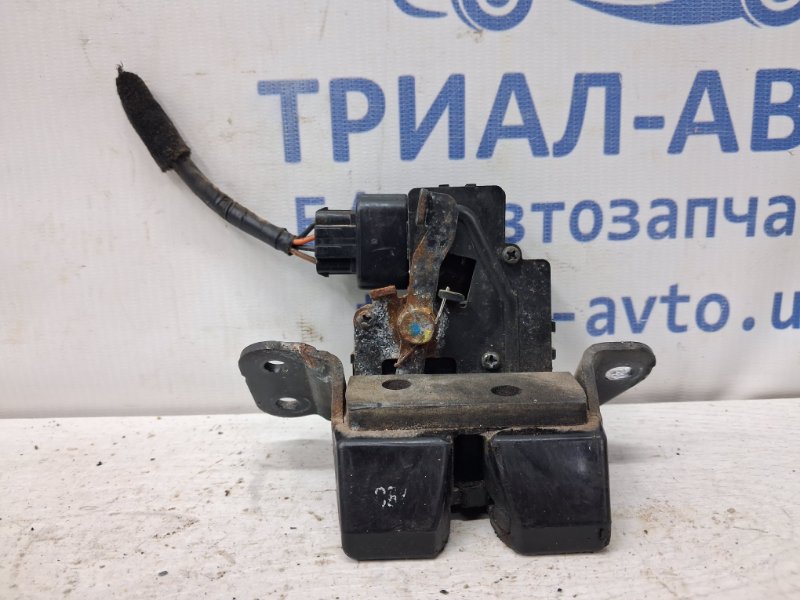 Замок крышки багажника Hyundai I30 2007-2012 FD 1.6 diesel D4FB 812302L000 Б/У