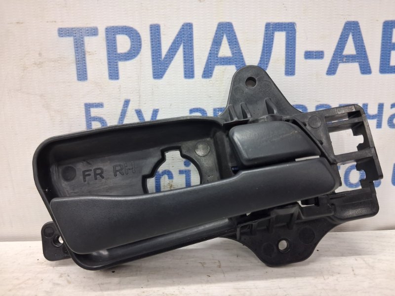 Запчасть ручка двери внутреняя передняя правая Hyundai I30 2007-2012 FD 1.6 бензин G4FC 826212L000XP Б/У Ручка двери внутреняя передняя правая Hyundai I30 2007-2012 FD 1.6 бензин G4FC 826212L000XP Б/У