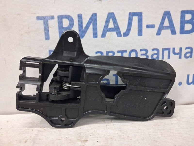 Ручка двери внутреняя передняя правая Hyundai I30 FD 1.6 бензин G4FC Ручка двери внутреняя передняя правая Hyundai I30 FD 1.6 бензин G4FC