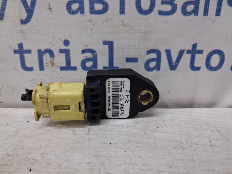 Запчасть датчик удара (airbag) Hyundai I30 2007-2012 FD 1.6 бензин G4FC 959201H100 Б/У Датчик удара (AIRBAG) Hyundai I30 2007-2012 FD 1.6 бензин G4FC 959201H100 Б/У