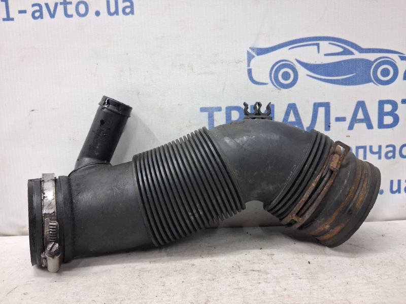 Патрубок воздушного фильтра Fabia 2007-2014 5J 1.4 diesel Патрубок воздушного фильтра Fabia 2007-2014 5J 1.4 diesel