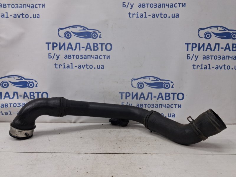 Патрубок интеркулера Fabia 2007-2014 5J 1.4 diesel Патрубок интеркулера Fabia 2007-2014 5J 1.4 diesel