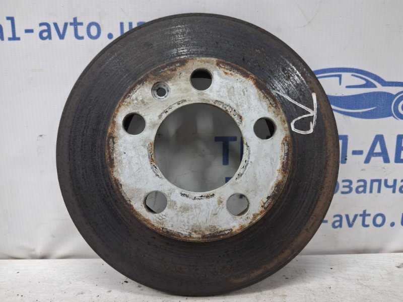 Запчасть диск тормозной задний Skoda Fabia 2007-2014 5J 1.4 diesel 1J0615601N Б/У Диск тормозной задний Skoda Fabia 2007-2014 5J 1.4 diesel 1J0615601N Б/У