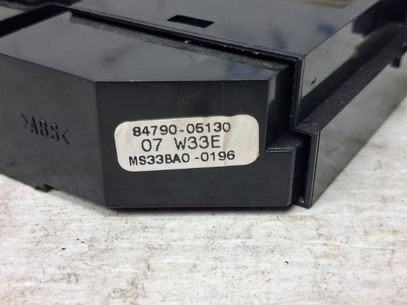 Кнопки управления Avensis 2002-2010 T25 2.0 diesel 1ADFTV Кнопки управления Avensis 2002-2010 T25 2.0 diesel 1ADFTV