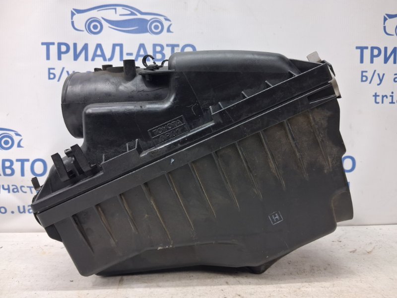 Запчасть корпус воздушного фильтра Toyota Avensis 2002-2010 T25 2.0 diesel 1ADFTV 177050R010 Б/У Корпус воздушного фильтра Toyota Avensis 2002-2010 T25 2.0 diesel 1ADFTV 177050R010 Б/У