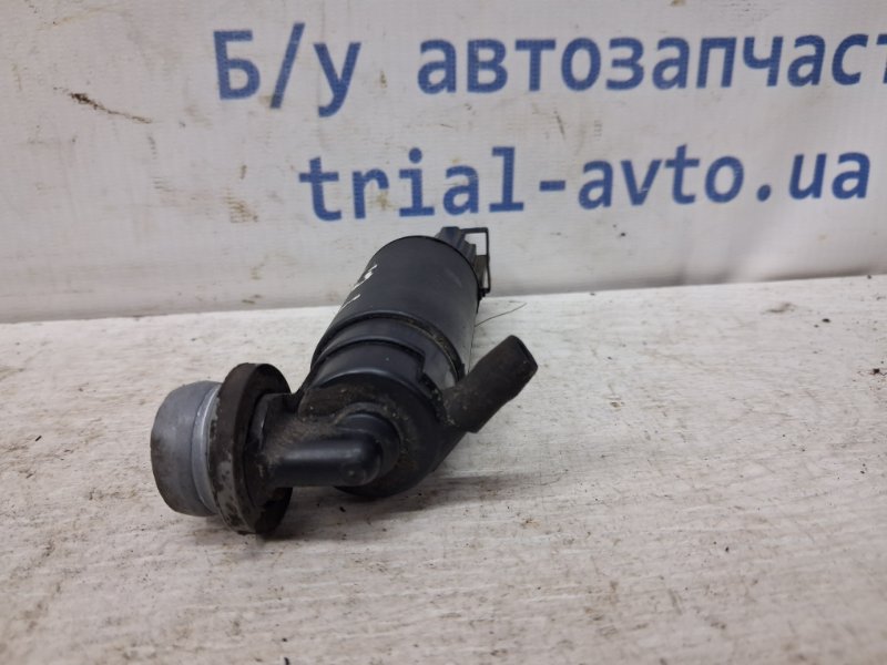 Насос омывателя стекла Avensis 2002-2010 T25 2.0 diesel 1ADFTV Насос омывателя стекла Avensis 2002-2010 T25 2.0 diesel 1ADFTV