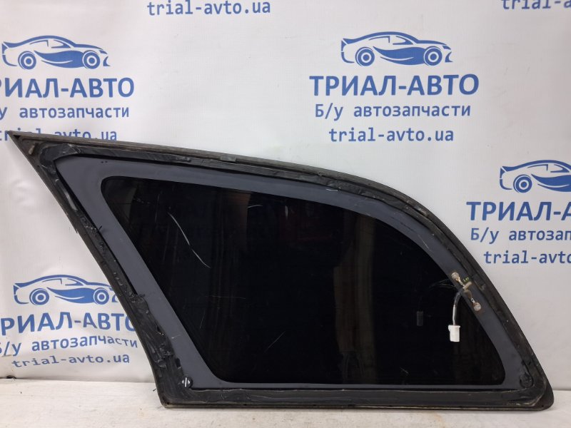 Стекло в кузов заднее правое Toyota Avensis T25 2.0 diesel 1ADFTV Стекло в кузов заднее правое Toyota Avensis T25 2.0 diesel 1ADFTV