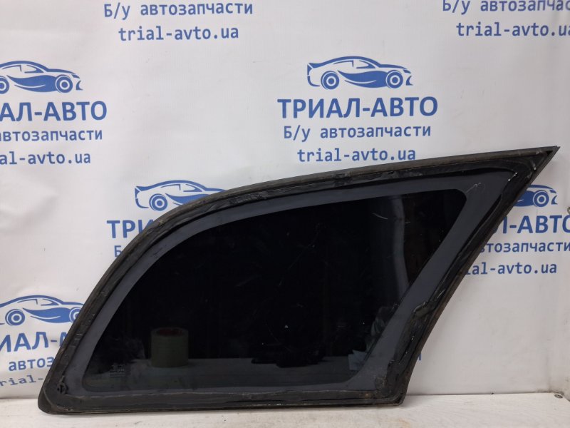 Стекло в кузов заднее левое Toyota Avensis T25 2.0 diesel 1ADFTV Стекло в кузов заднее левое Toyota Avensis T25 2.0 diesel 1ADFTV