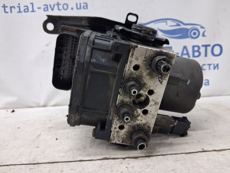Блок abs Avensis 2002-2010 T25 2.0 diesel 1ADFTV Блок abs Avensis 2002-2010 T25 2.0 diesel 1ADFTV