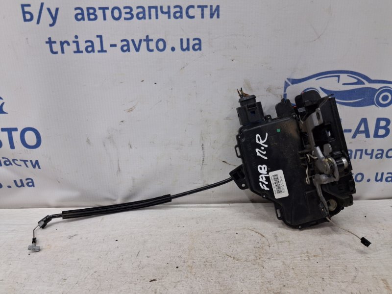 Запчасть замок двери передний правый Skoda Fabia 2007-2014 5J 1.4 diesel 3B2837016AB Б/У Замок двери передний правый Skoda Fabia 2007-2014 5J 1.4 diesel 3B2837016AB Б/У